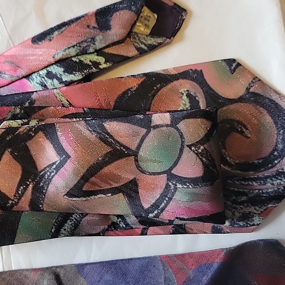 Abstract tie set - Picture 5 of 5